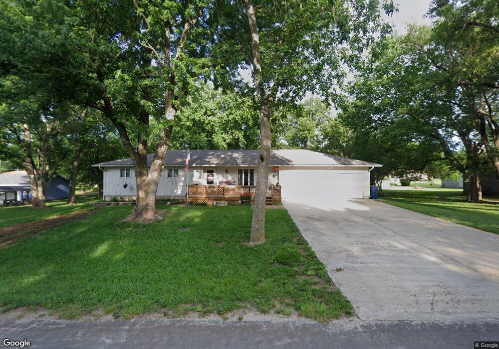 607 Main St, Maple Hill, KS 66507 - photo 1
