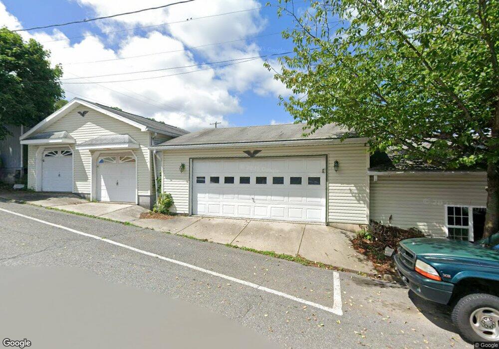 536 E Bertsch St, Lansford, PA 18232 - photo 1