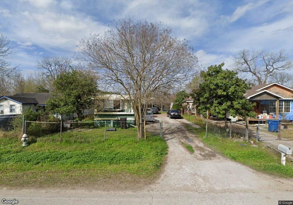 2233 Warwick Rd, Houston, TX 77093 - photo 1