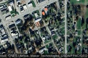 202 S Commercial St, Stronghurst, IL 61480