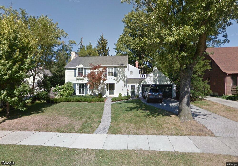 262 Hillcrest Ave, Grosse Pointe Farms, MI 48236 - photo 1