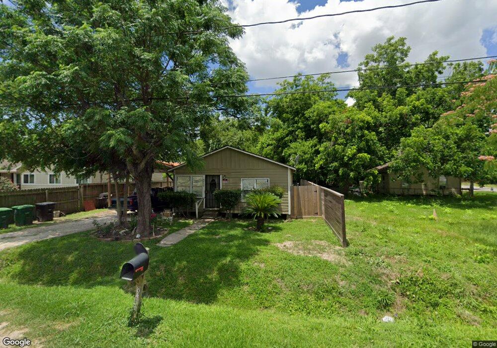8413 Burg St, Houston, TX 77088 - photo 1