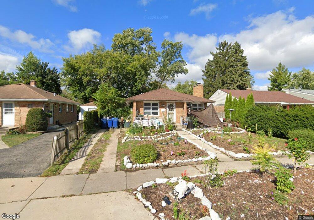 532 N Lewis Ave, Waukegan, IL 60085 - photo 1