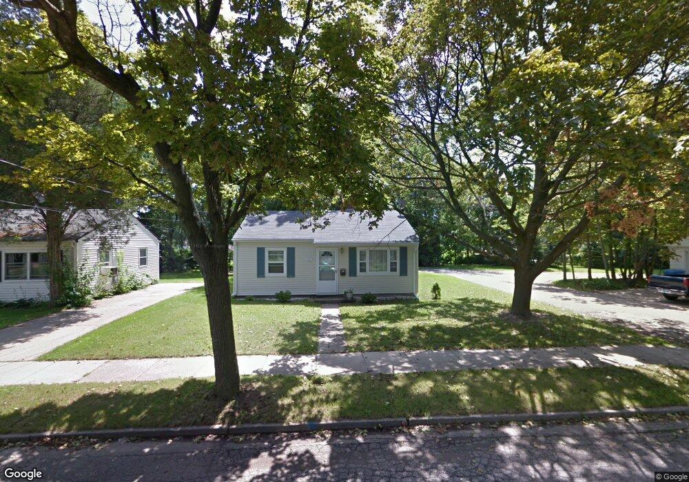 1305 Glenn St, Lansing, MI 48915 - photo 1