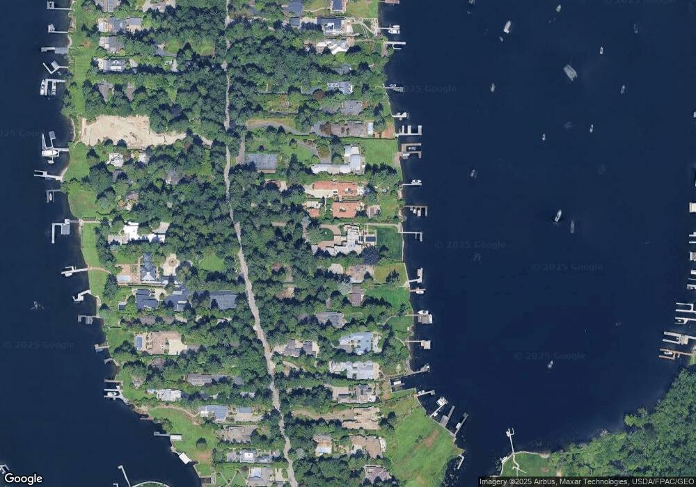 3444 Hunts Point Rd, Hunts Point, WA 98004 - photo 1