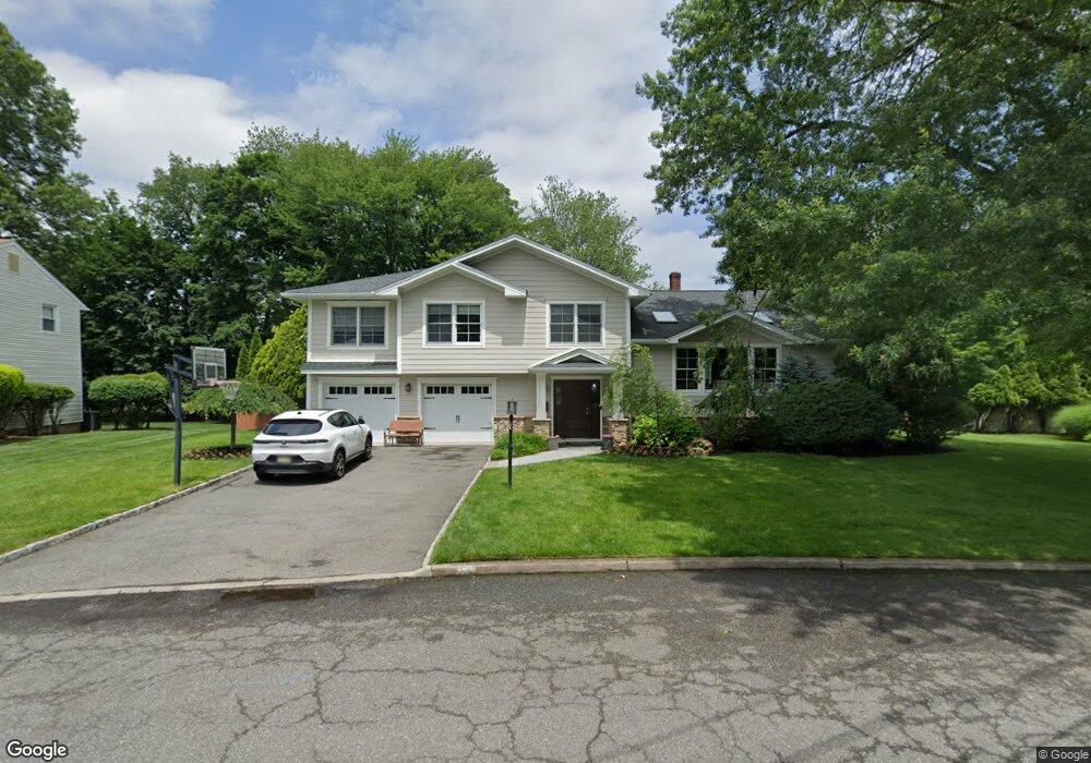 33 Buckingham Rd, Cresskill, NJ 07626 - photo 1