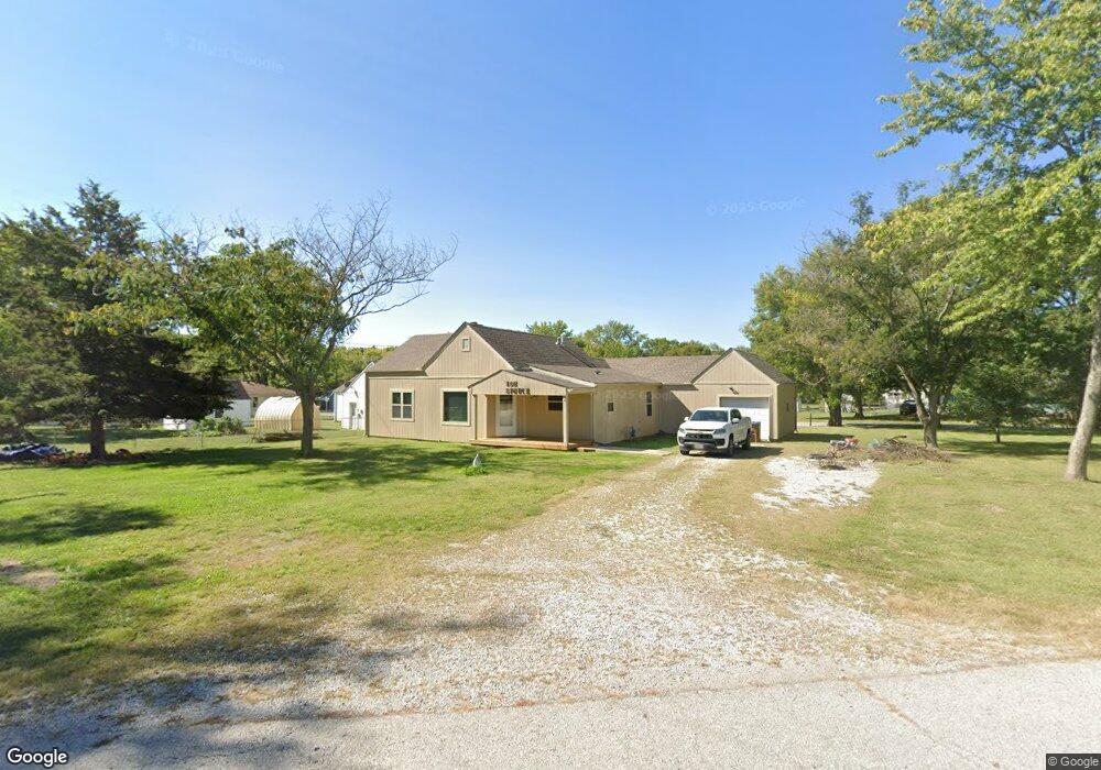 105 W Spruce St, Raymore, MO 64083 - photo 1