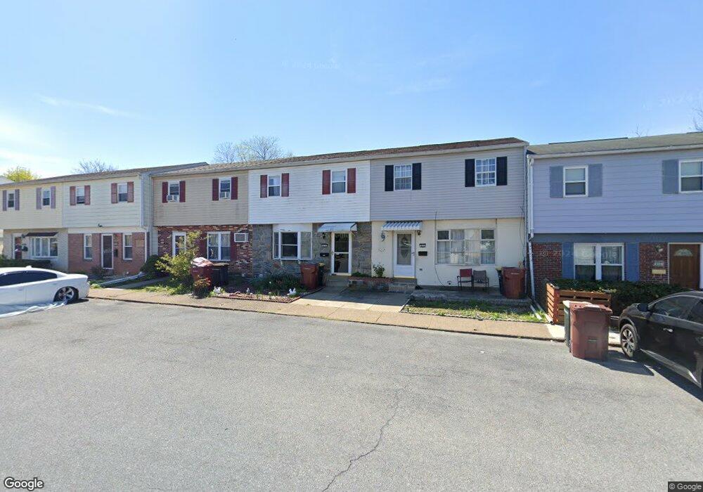 828 Fernhill Ln, Whitehall, PA 18052 - photo 1