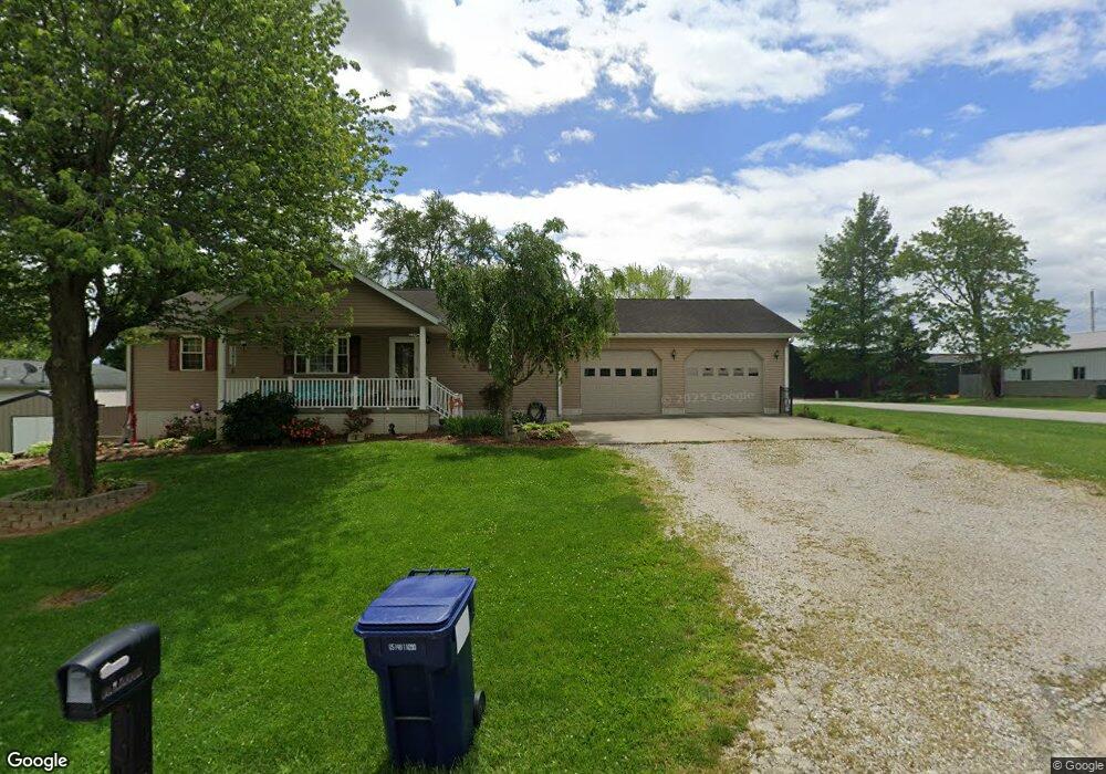 76 W Oak St, Montgomery, IN 47558 - photo 1