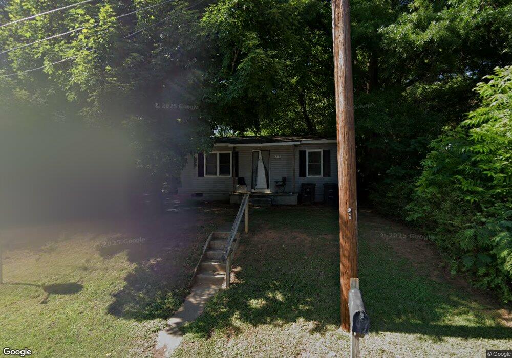 214 W Raleigh Ave, Statesville, NC 28677 - photo 1