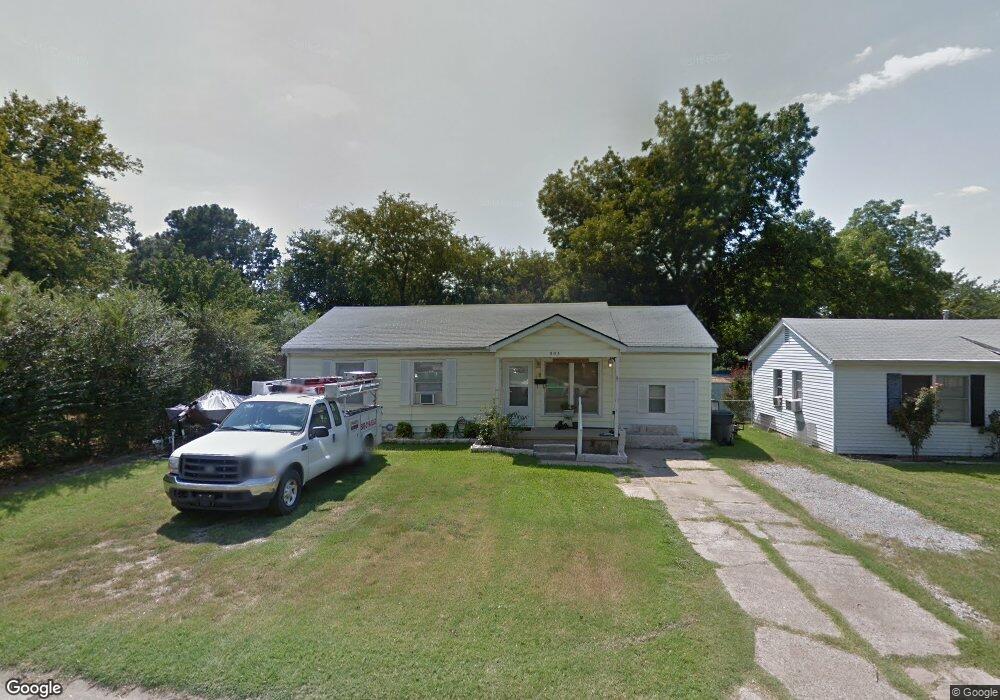 303 Pine St, Ardmore, OK 73401 - photo 1