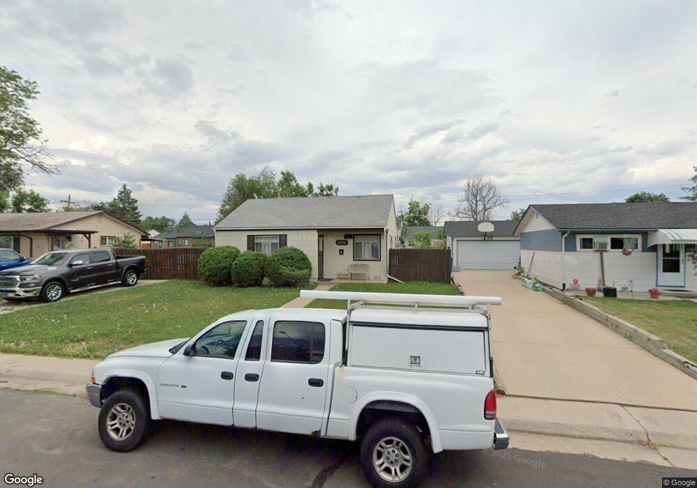 906 Nome St, Aurora, CO 80010 - photo 1