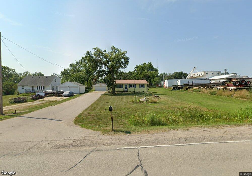 3929 F Ave NW, Cedar Rapids, IA 52405 - photo 1