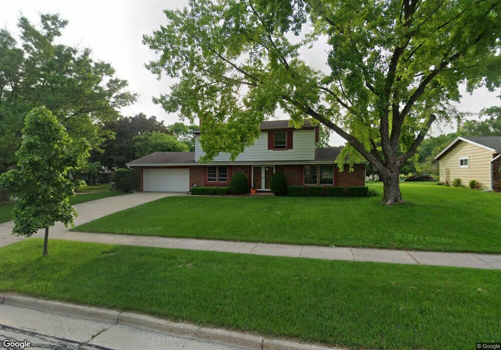 2400 Saratoga Rd, Waukesha, WI 53186 - photo 1