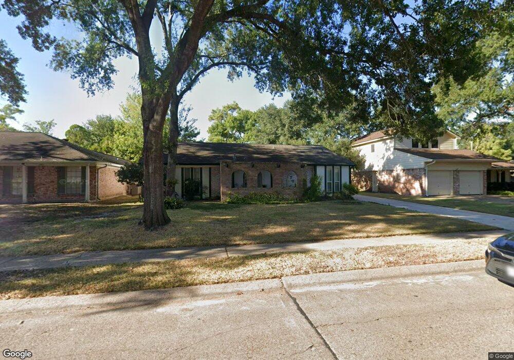7050 Woodfern Dr, Houston, TX 77040 - photo 1