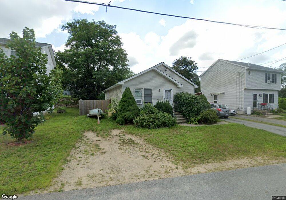 4 Buttonwood Ln, Acushnet, MA 02743 - photo 1