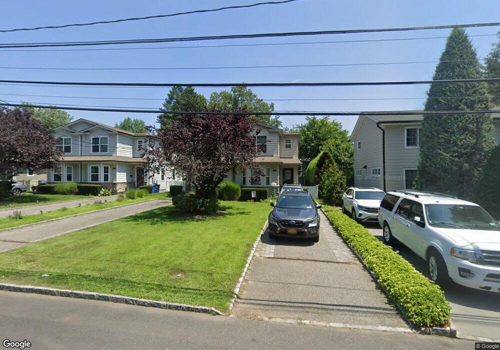 28 Dunes Ln unit A, Port Washington, NY 11050 - photo 1