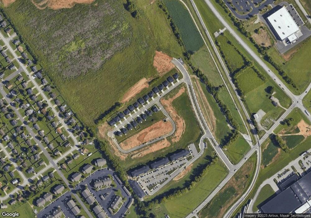 812 Wolf Run Park Blvd, Jeffersonville, IN 47130 - photo 1