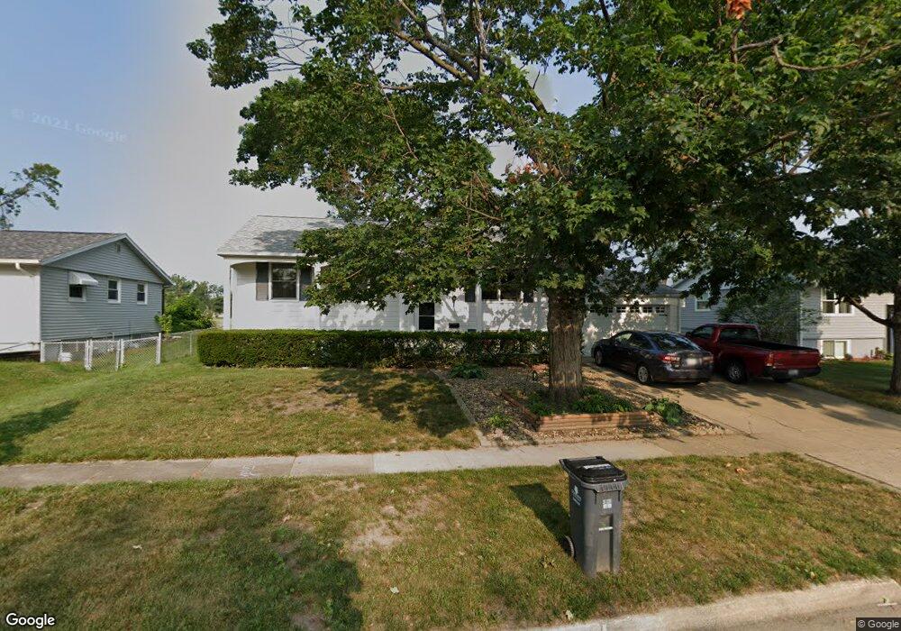 4311 Twin Pine Dr NE, Cedar Rapids, IA 52402 - photo 1