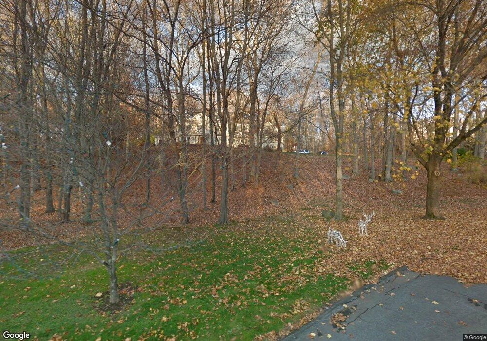 54 Hunters Creek Ln, New Canaan, CT 06840 - photo 1