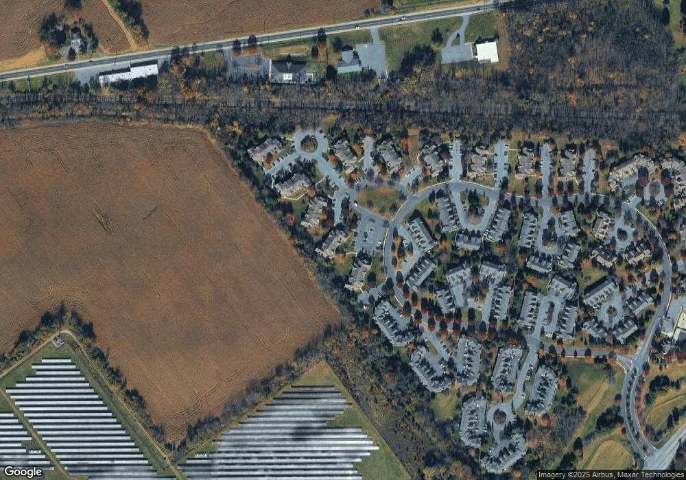 834 Honeybrook Cir unit 17834, Stewartsville, NJ 08886 - photo 1