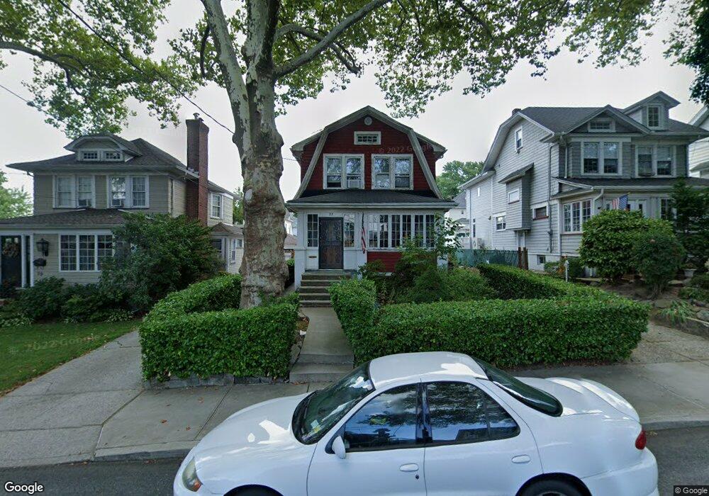 33 Gansevoort Blvd, Staten Island, NY 10314 - photo 1