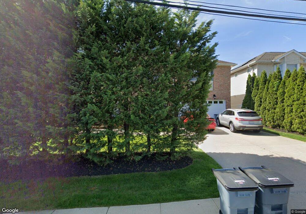 668 Emerson Dr, West Hempstead, NY 11552 - photo 1