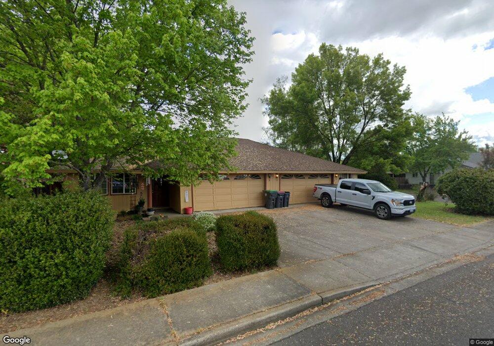 865 Hopkins Rd, Central Point, OR 97502 - photo 1