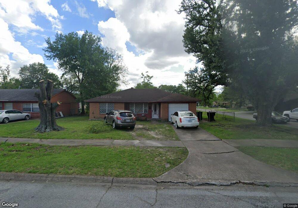 242 Spell St, Houston, TX 77022 - photo 1