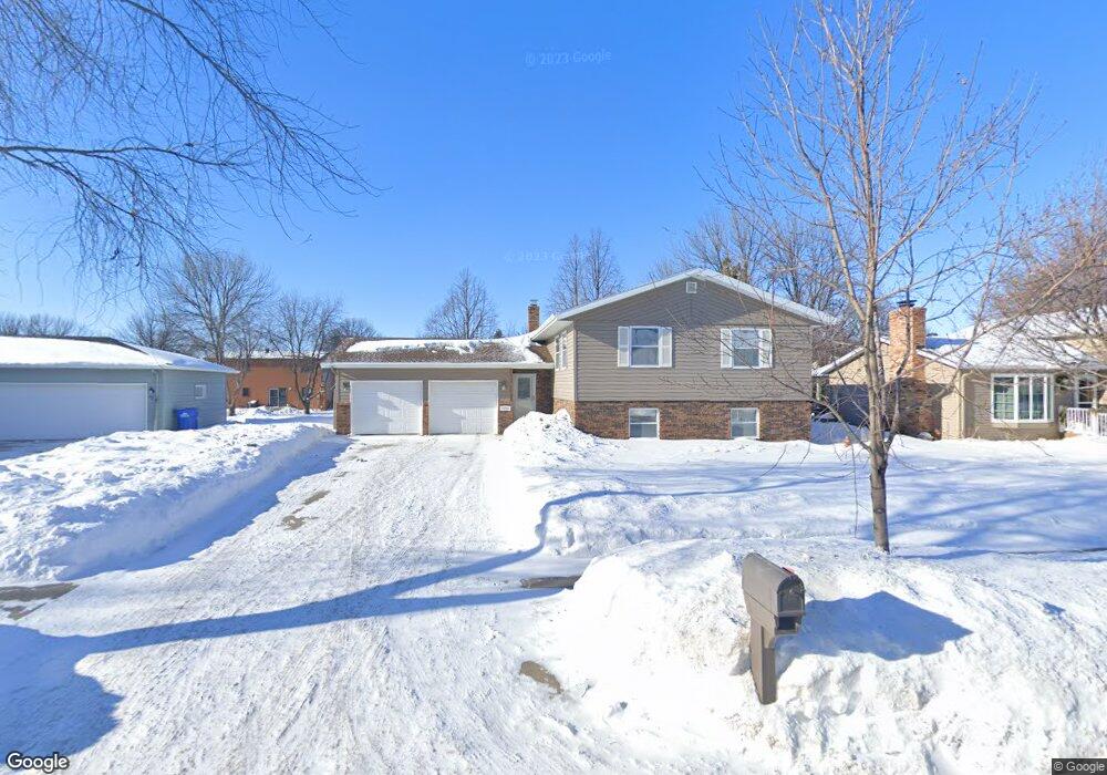 1725 23rd St S, Fargo, ND 58103 - photo 1