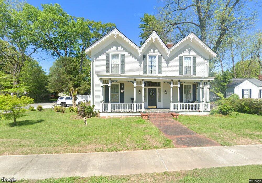 725 Thomaston St, Barnesville, GA 30204 - photo 1