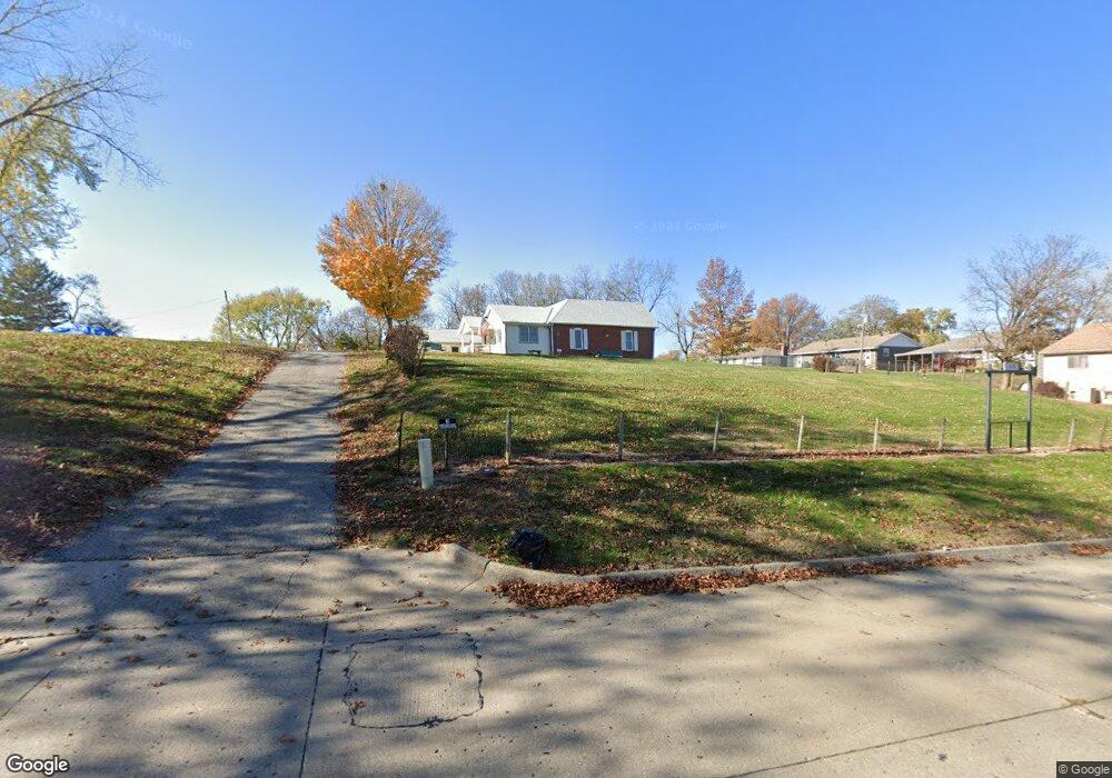 1818 S 5th St, Leavenworth, KS 66048 - photo 1