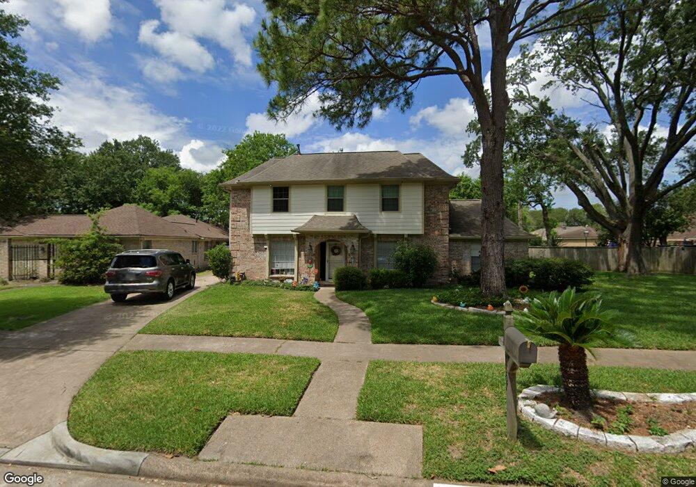 7807 Maple Tree Dr, Houston, TX 77088 - photo 1