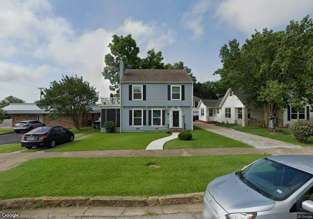 1108 W Gandy St, Denison, TX 75020 - photo 1