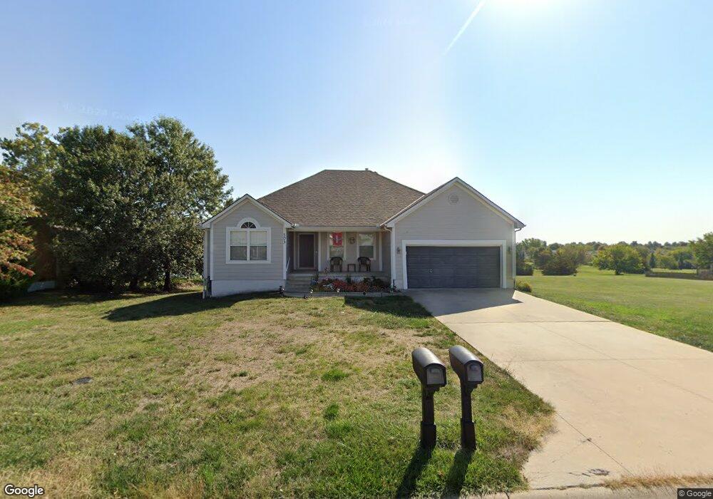 503 S Silver Top Ln, Raymore, MO 64083 - photo 1