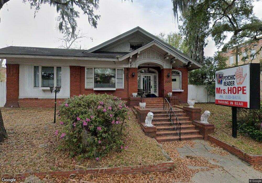 220 E Victory Dr, Savannah, GA 31405 - photo 1