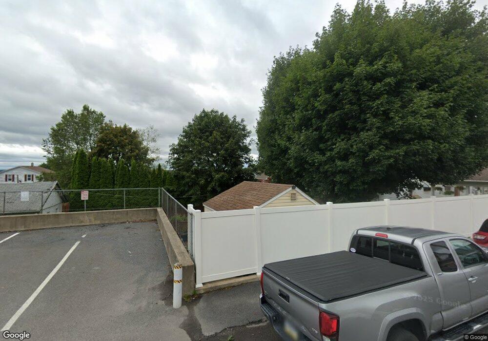 702 Seybert St, Hazleton, PA 18201 - photo 1