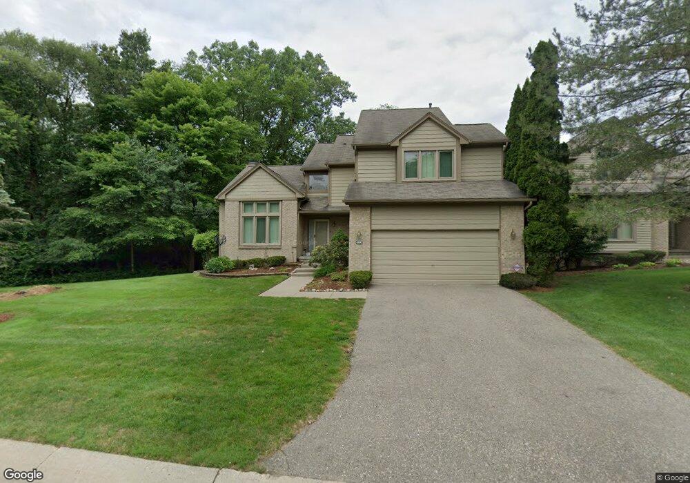 4900 Lagoons Cir, West Bloomfield, MI 48323 - photo 1