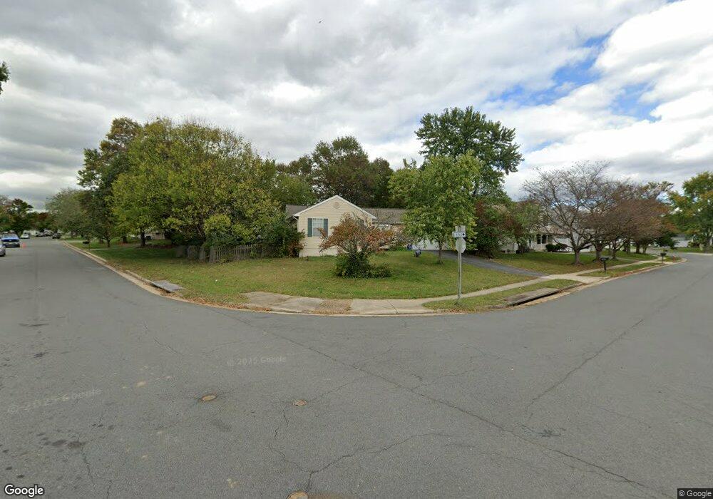 1397 Kingsvale Cir, Herndon, VA 20170 - photo 1