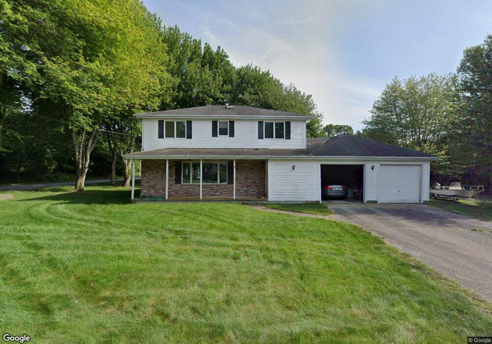 2 Birchwood Dr, Narragansett, RI 02882 - photo 1