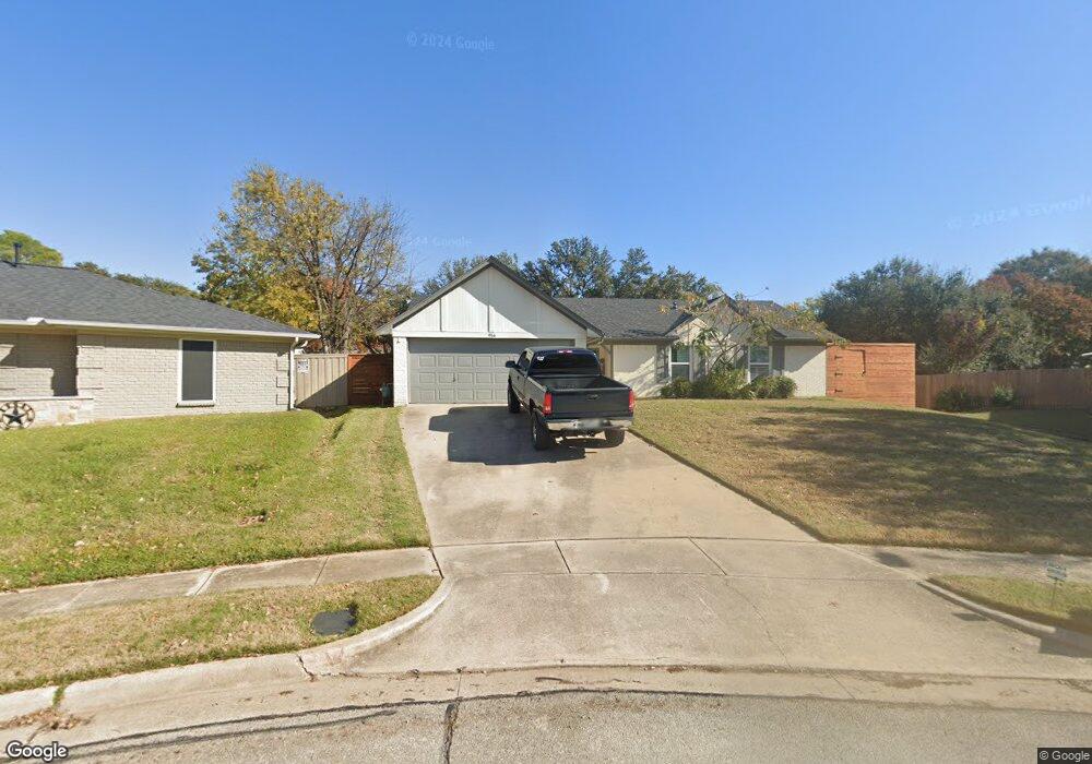 916 Hillside Ct, Bedford, TX 76022 - photo 1