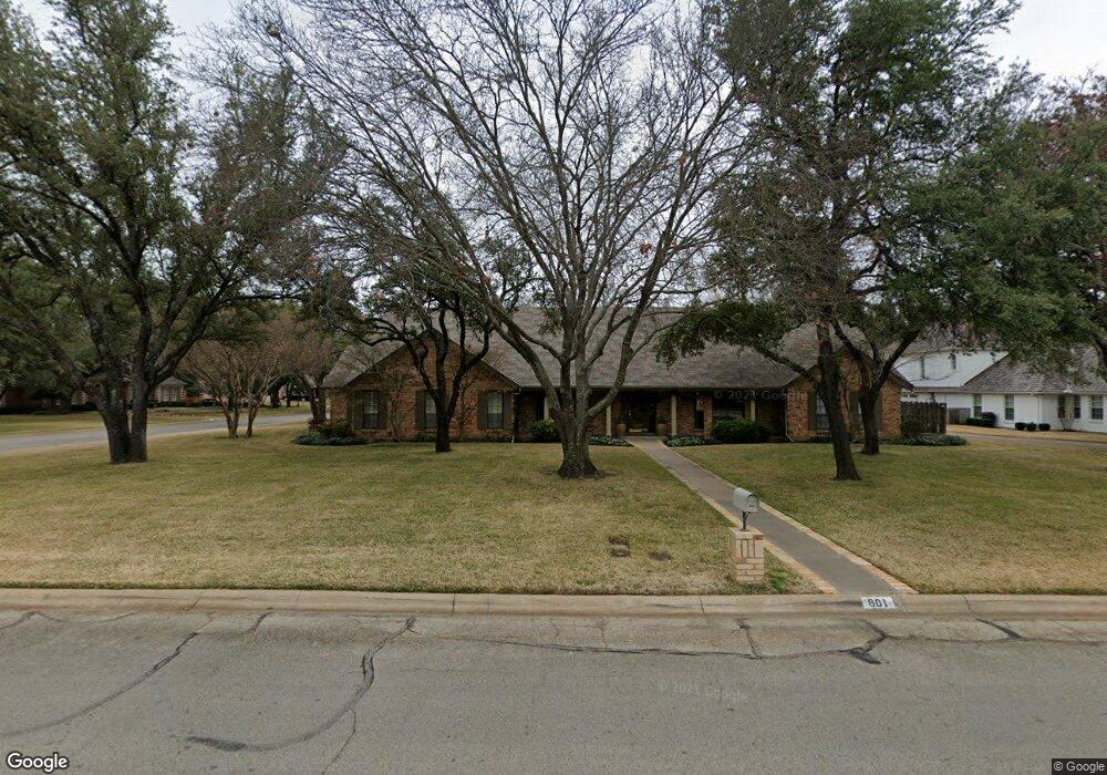 601 Hyde Park Blvd, Cleburne, TX 76033 - photo 1