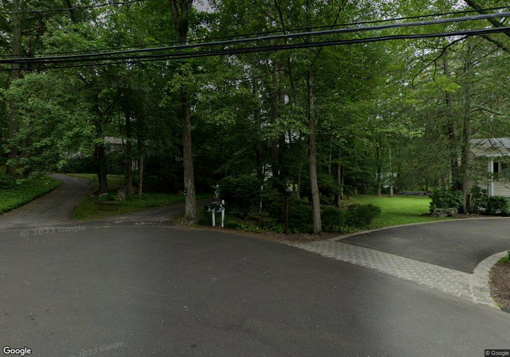 125 Dundee Rd, Stamford, CT 06903 - photo 1