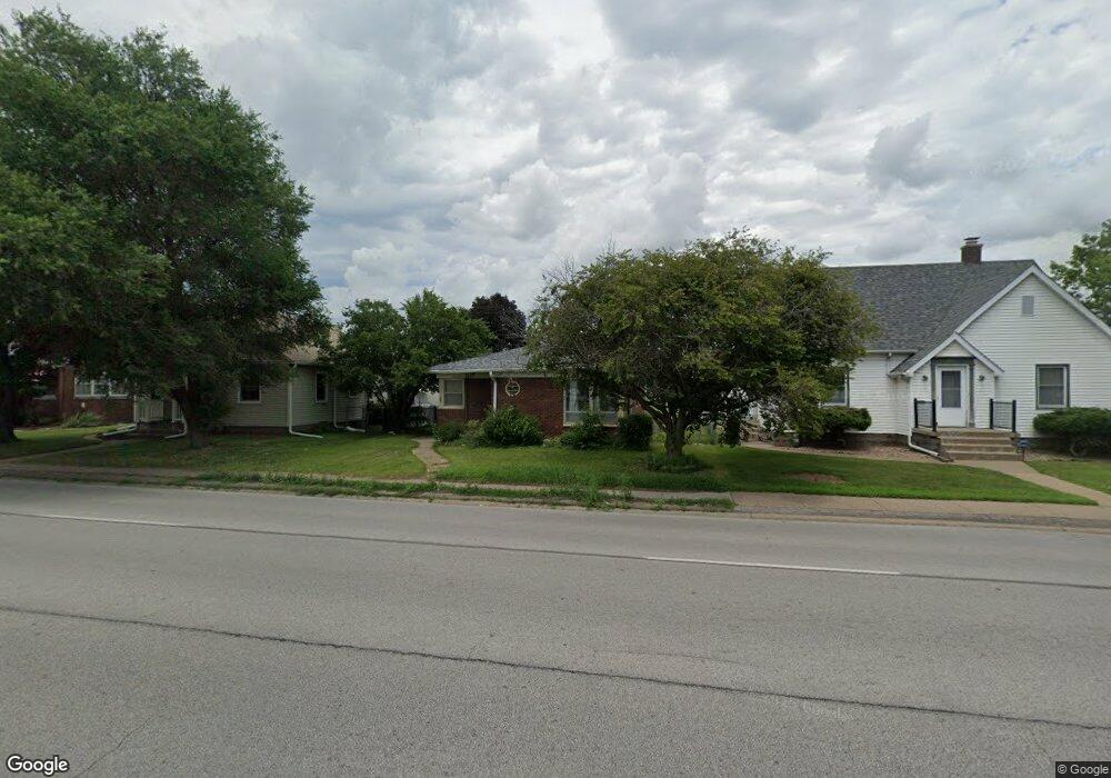 2322 W Locust St, Davenport, IA 52804 - photo 1
