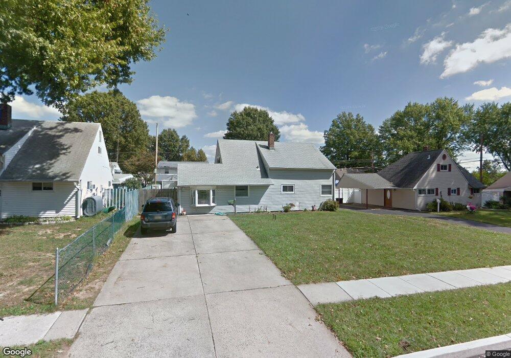 30 Rustleaf Ln, Levittown, PA 19055 - photo 1