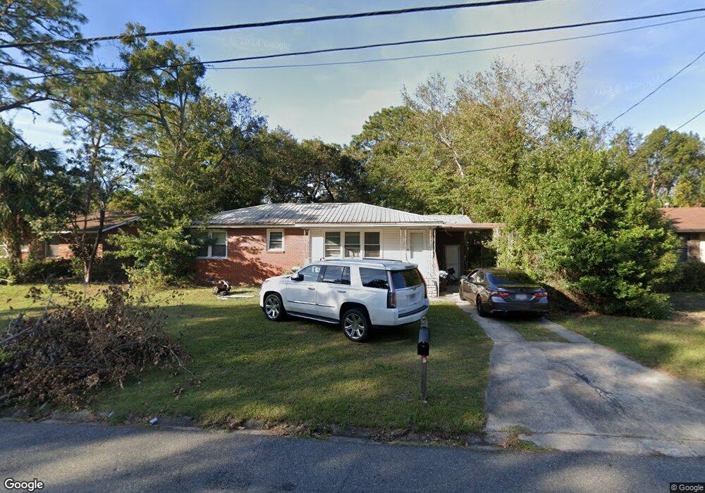 121 Wasp Dr, Brunswick, GA 31525 - photo 1