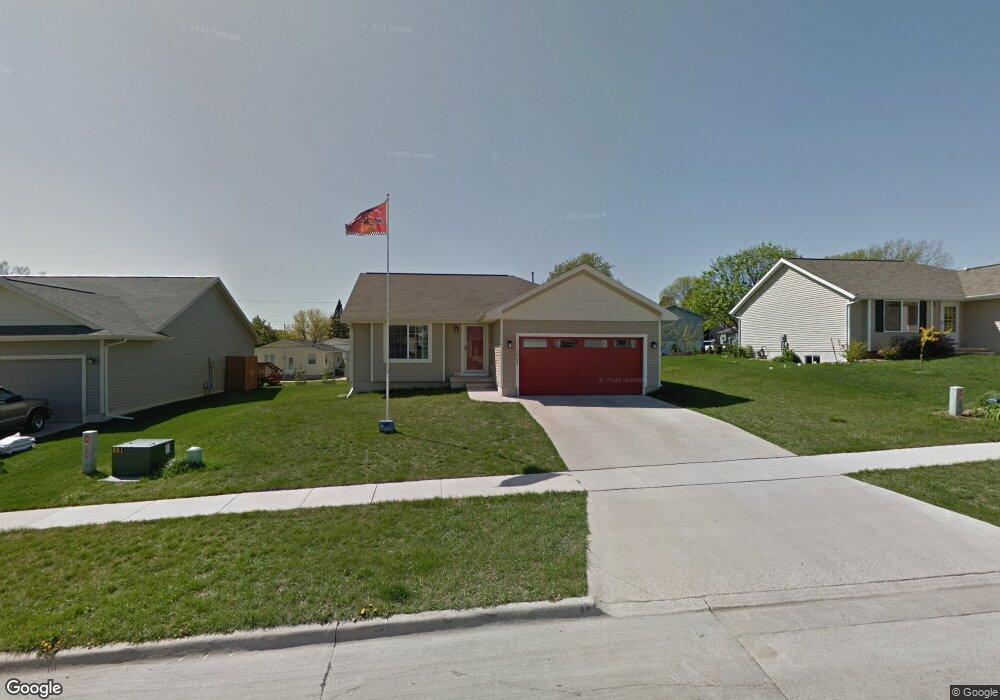 1906 25th St SW, Cedar Rapids, IA 52404 - photo 1