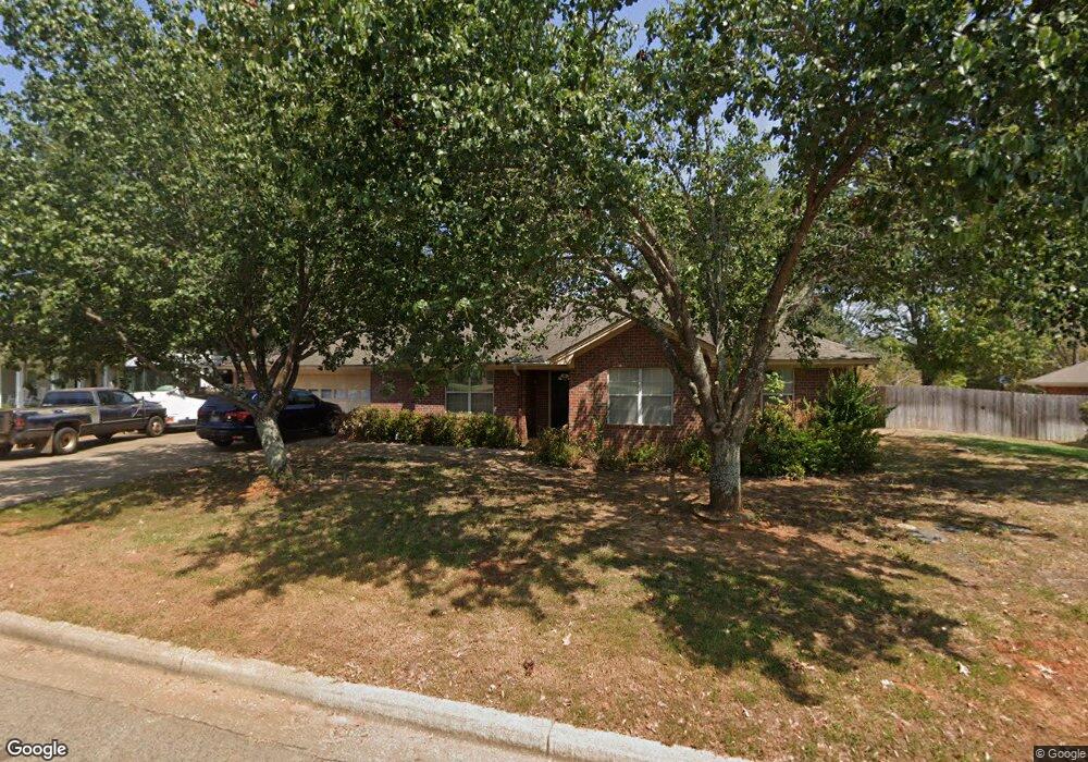 425 Oakview Dr, Nacogdoches, TX 75965 - photo 1