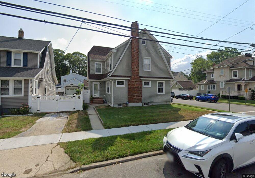 1377 Langdon Blvd, Rockville Centre, NY 11570 - photo 1