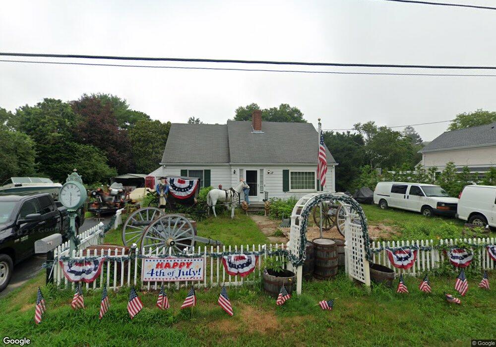 17 Chestnut St, South Dartmouth, MA 02748 - photo 1